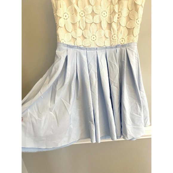 Altar’d State *3/$20 Sale* - Picture 3 of 10